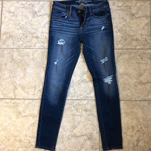 American Eagle Women’s Distressed Jegging - 8